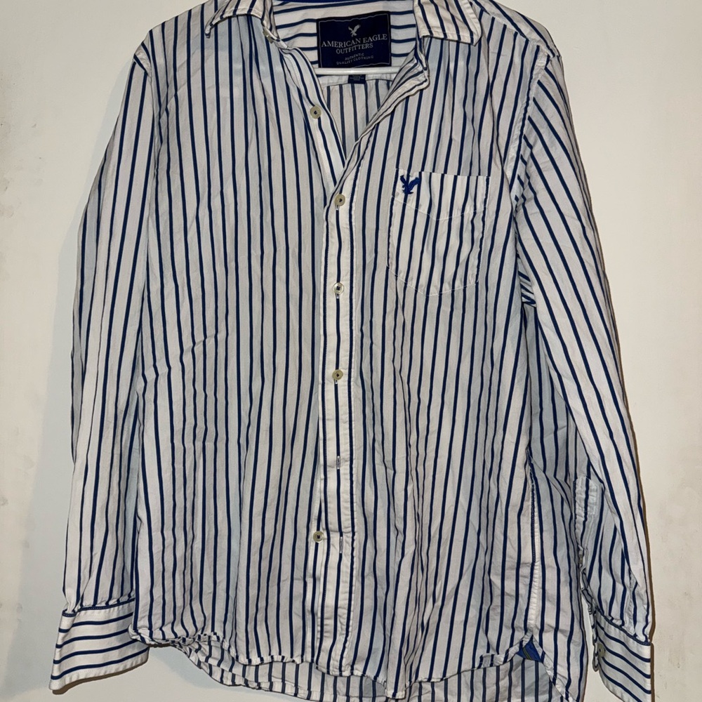 American Eagle Outfitters Men's White and Blue Striped Shirt